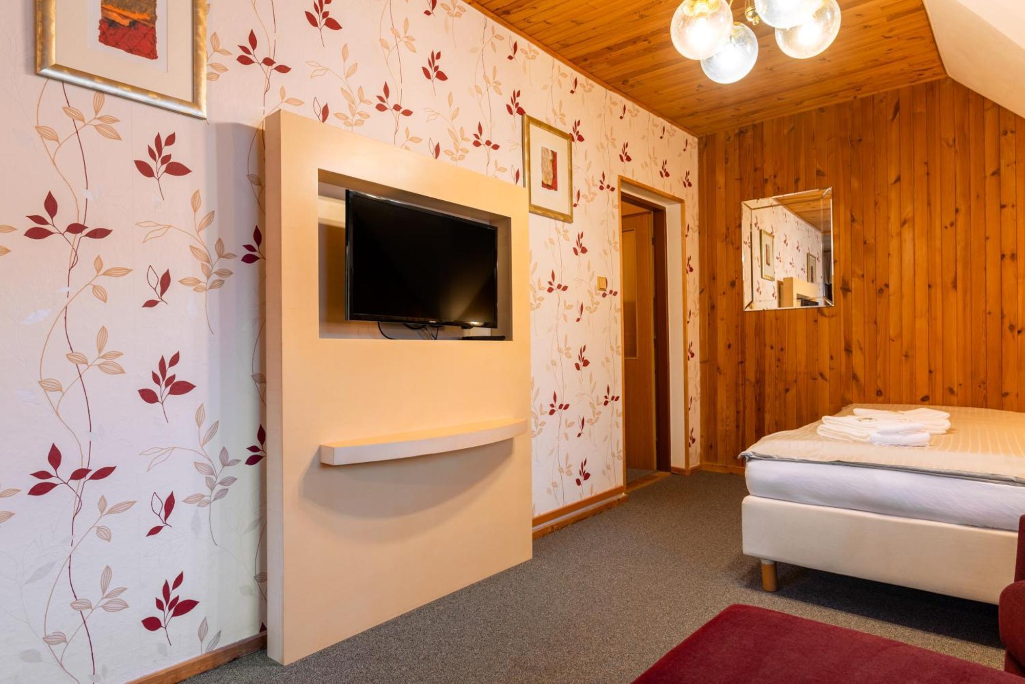 Hotel Schwarz Nové Hamry Εξωτερικό φωτογραφία